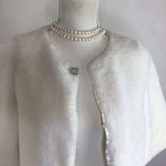 HAANI WOMEN ELEGANT SNOW WHITE FAUX FUR BELL SLEEVE FANCY EVENT SHAWL WRAP SZ S - Picture 4 of 7